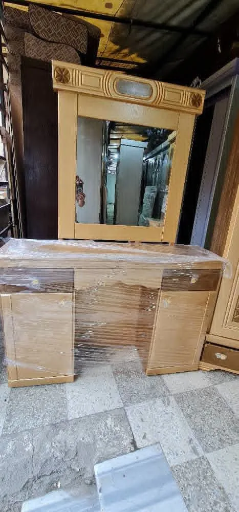 غرفة نوم مفروشة مع خزانة 6 أبواب وخدمة توصيل وتركيب في دمشق وريفها