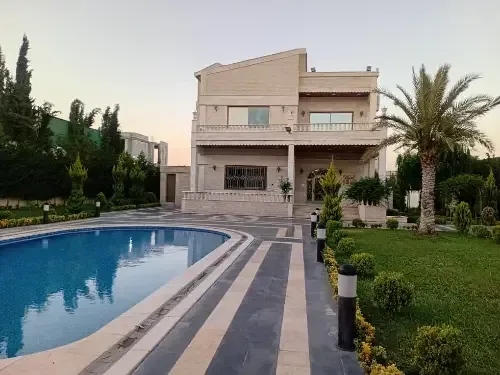 فيلا سوبر ملكية للبيع في ريف دمشق